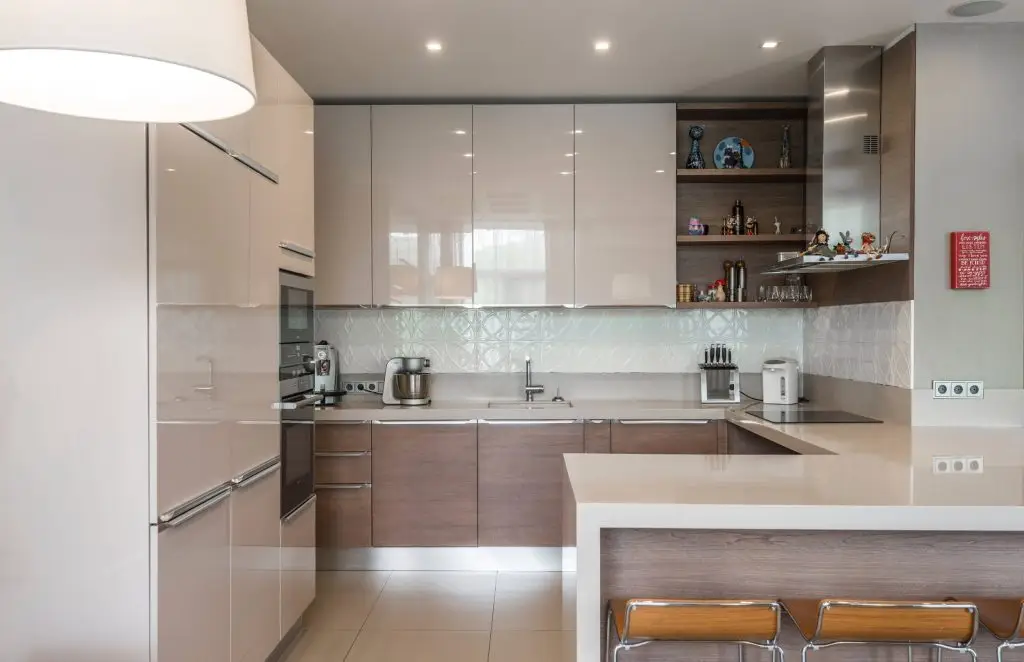 G-Shaped Kitchen